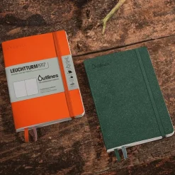 Anteckningsbok B6 Leuchtturm1917 Outlines dotted Signal Orange