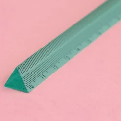 Linjal 15cm triangulär Milan New Look